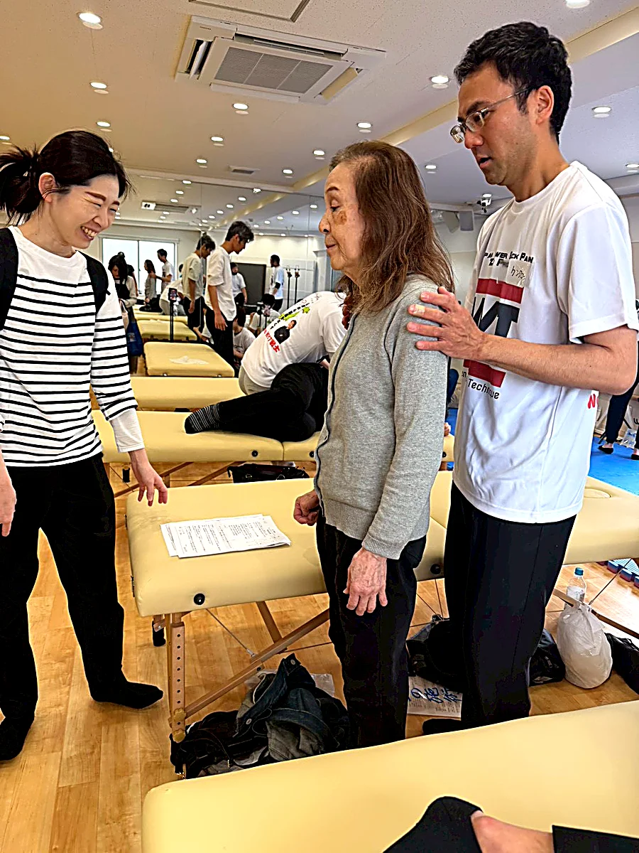 整体イベントでの施術の様子